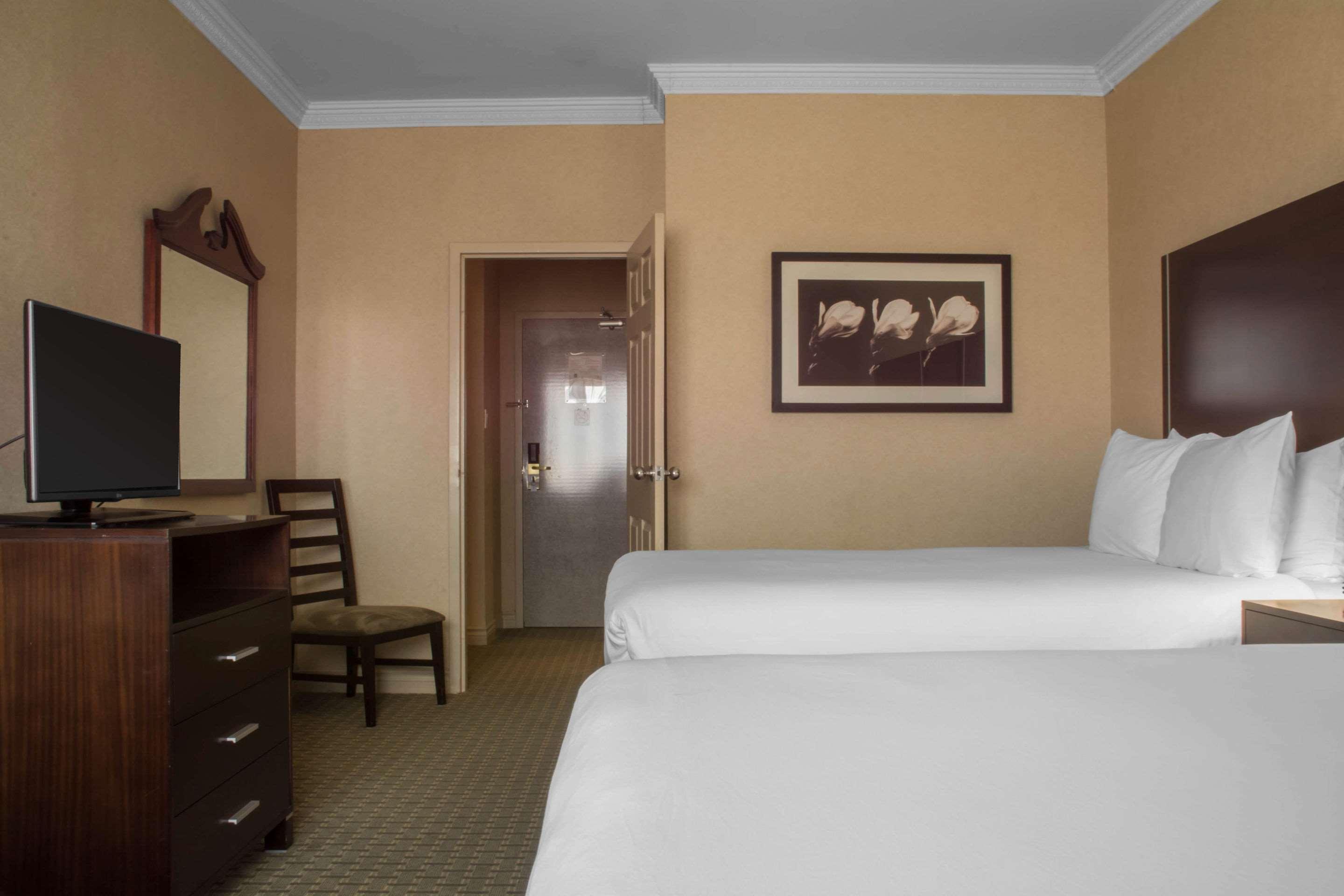 Towneplace Suites By Marriott Toronto Оквілл Екстер'єр фото