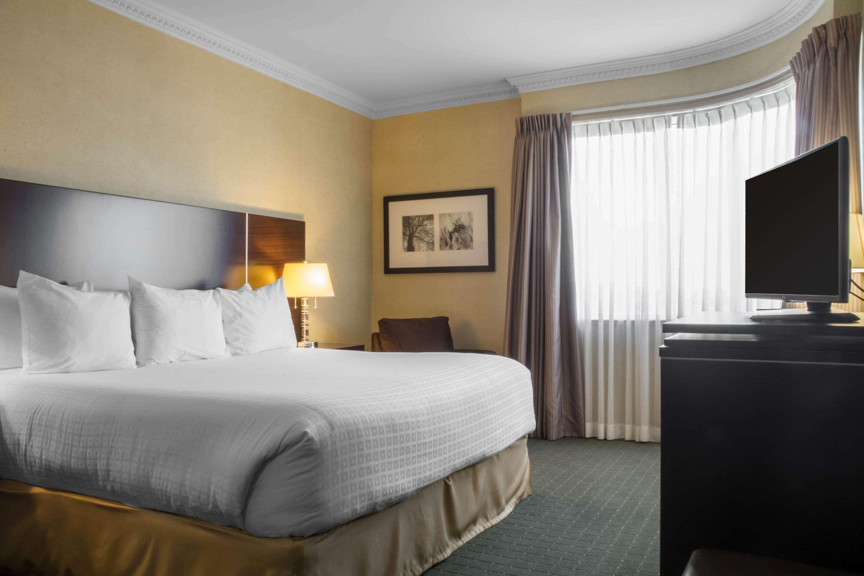 Towneplace Suites By Marriott Toronto Оквілл Екстер'єр фото
