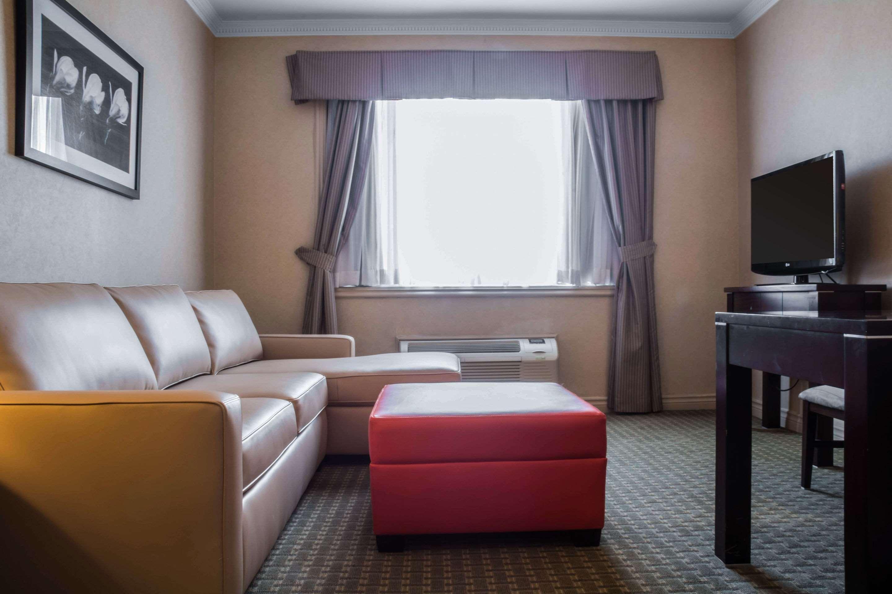 Towneplace Suites By Marriott Toronto Оквілл Екстер'єр фото